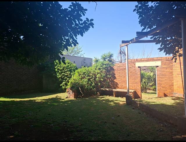 1.5 BEDROOM FREEHOLD FOR SALE IN PRIMROSE